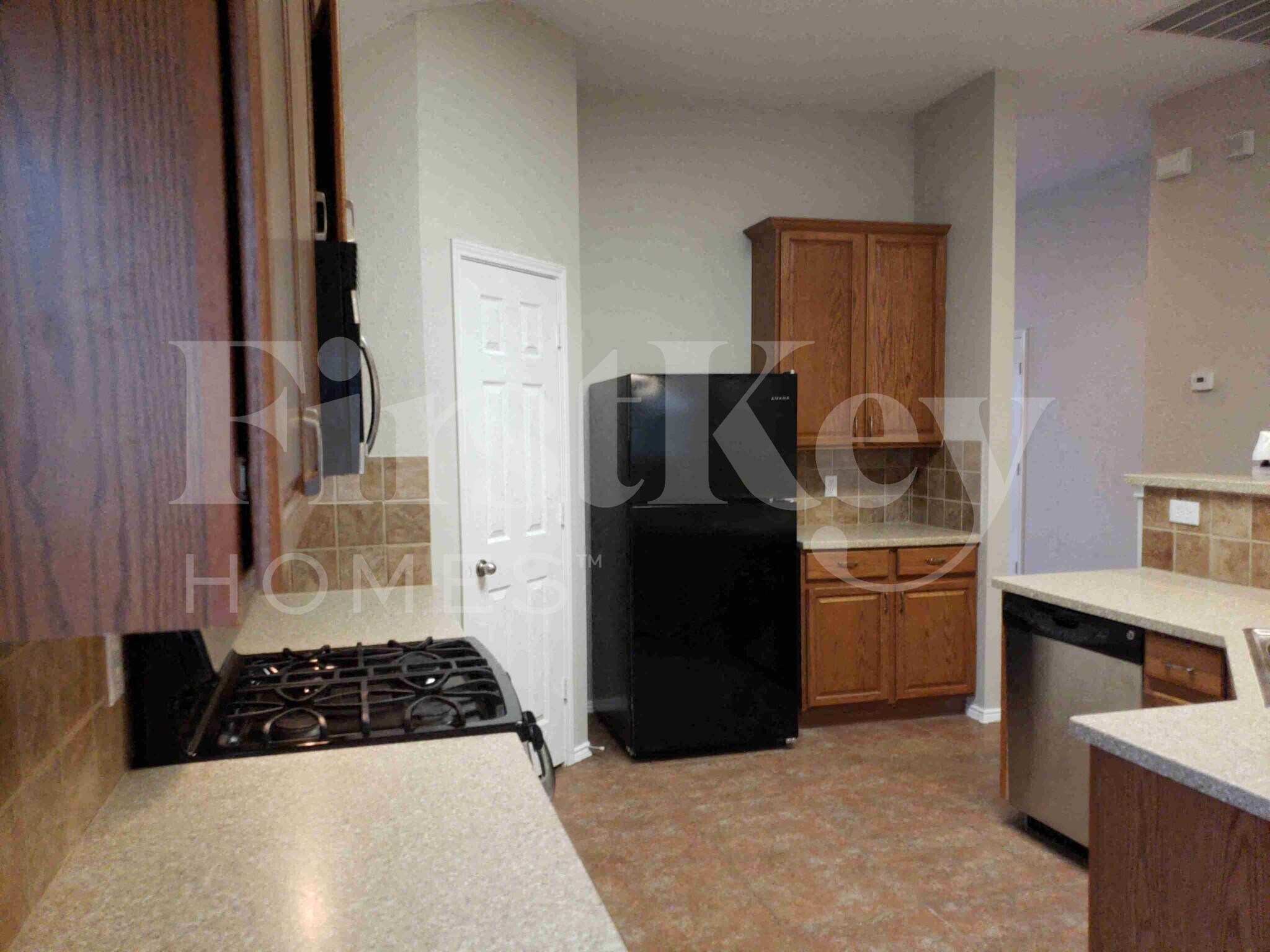 Building Photo - 707 Geary Dr