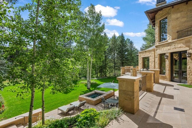 Building Photo - 64 Pitkin Way