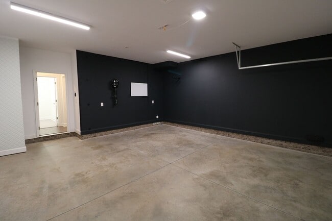 Building Photo - 772 Gibb St