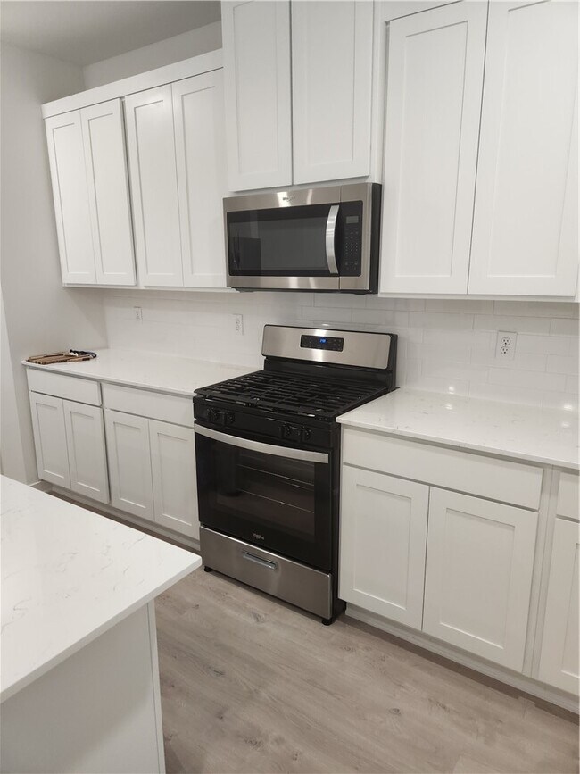 Building Photo - 4008 Aryana Ave