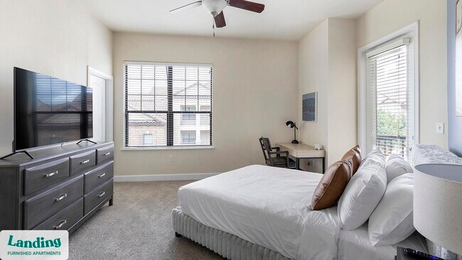 Building Photo - 6101 N Riverside Dr