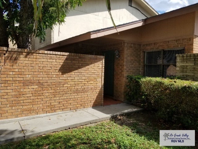 Building Photo - 5403 Palm Valley Dr N