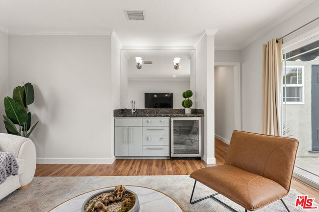 Building Photo - 419 S Almont Dr