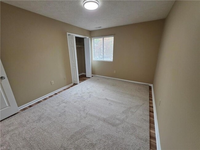 Building Photo - 4003 Governors Square