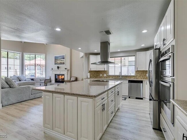 Building Photo - 2101 Diamond Bar Dr