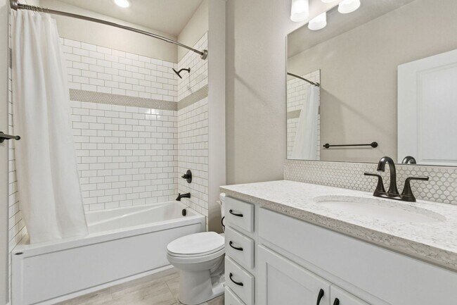 Building Photo - Bright and Modern Condo in Ideal Location ...