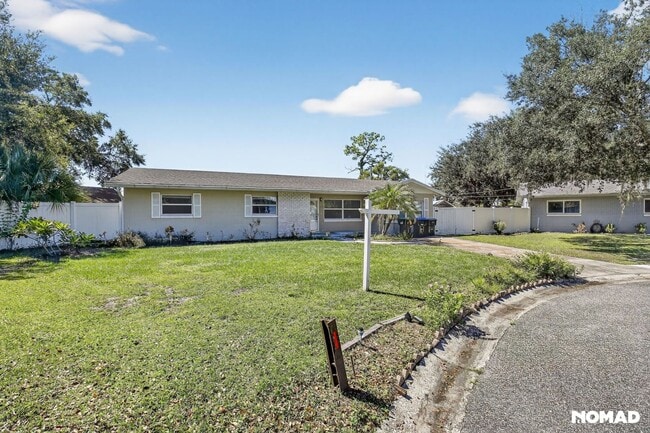 Building Photo - 5300 Locksley Ave