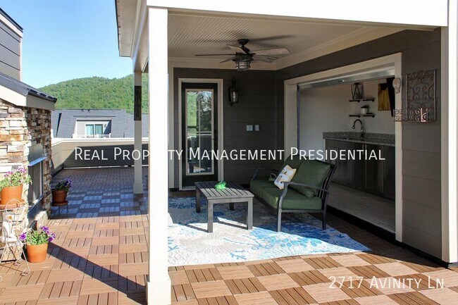 Building Photo - 2717 Avinity Ln