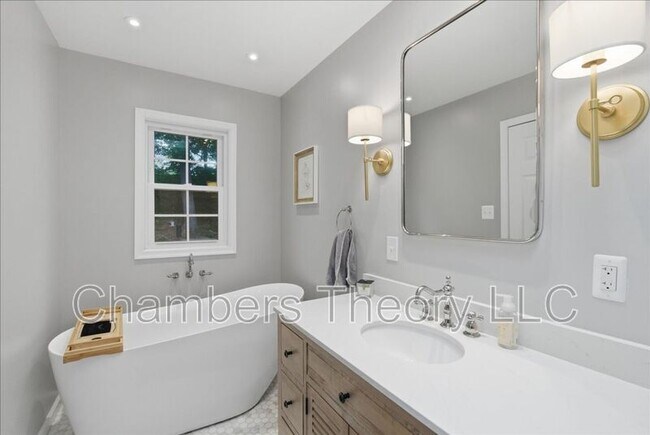 Building Photo - 9221 Talisman Dr