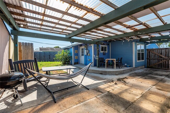 Building Photo - 1310 Harris Way