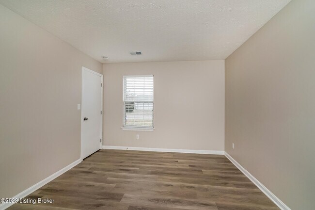 Building Photo - 4103 Willowview Blvd