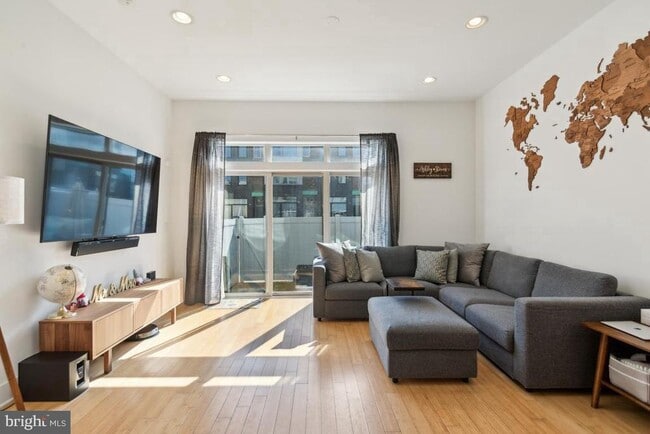 Building Photo - 1119 N Howard St