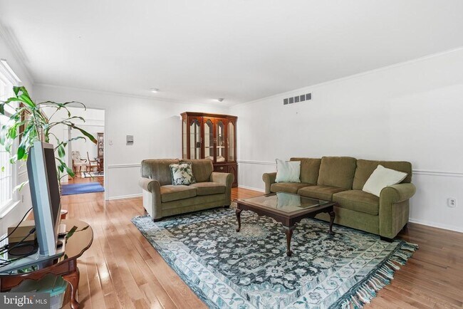 Building Photo - 1316 Heller Dr