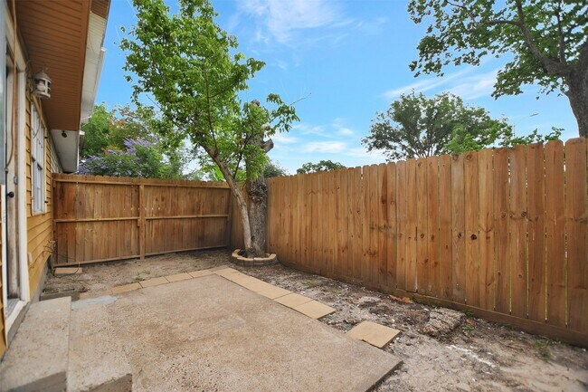Building Photo - 3826 Willow Springs Ln
