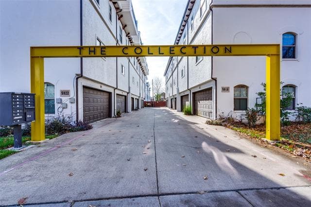 Building Photo - 5922 Ross Ave