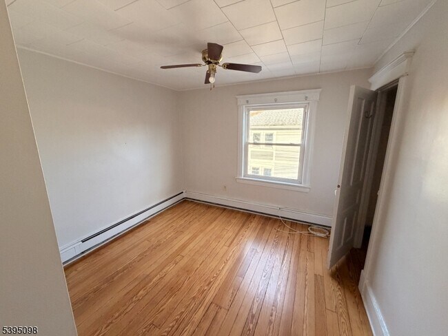 Building Photo - 38 Morris Ave