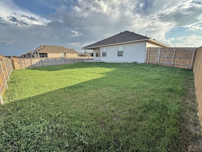 Building Photo - 2828 Gilchrist Dr