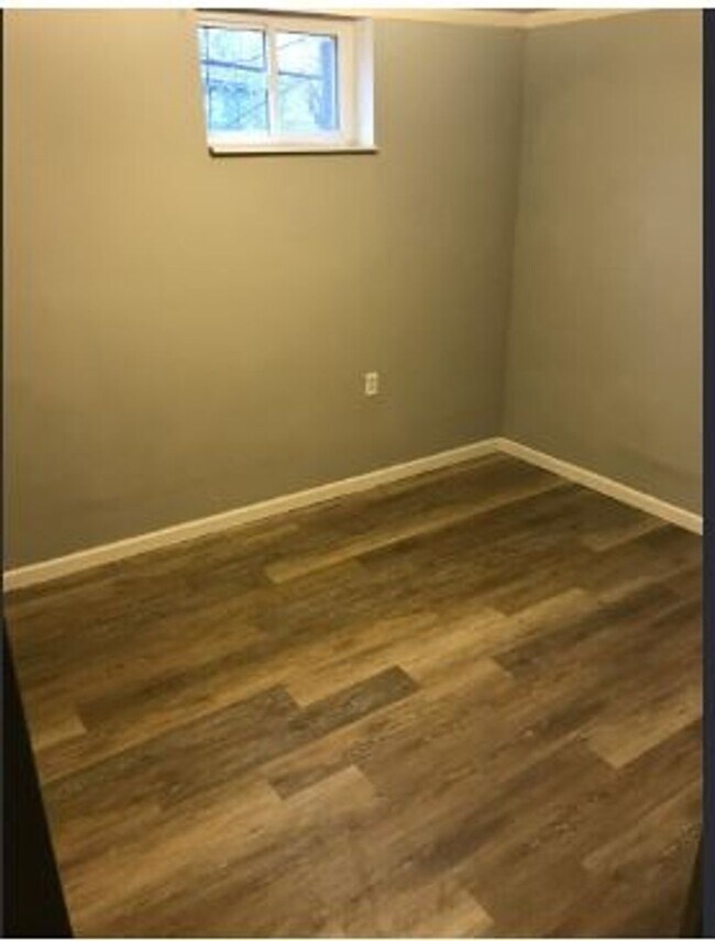 Building Photo - 357 Peach Tree Rd. (Z1)-