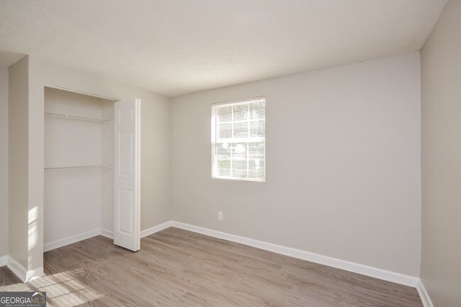 Building Photo - 5176 Martins Crossing Rd