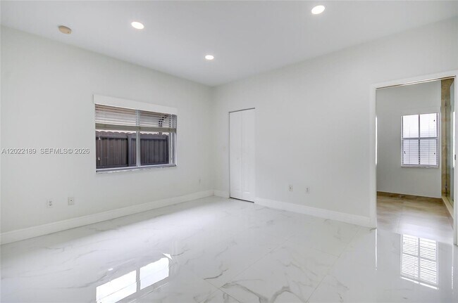 Building Photo - 15548 SW 19th Ln