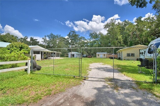Building Photo - 250 Chamberlain Dr