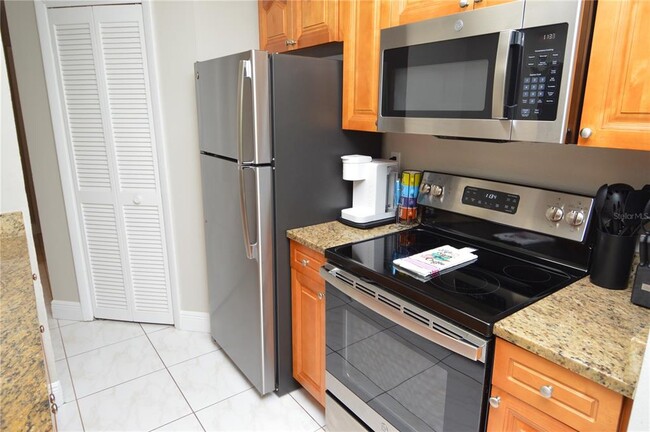 Building Photo - 8752 Mallard Reserve Dr