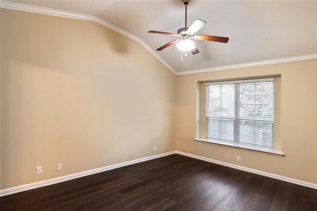 Building Photo - 13400 Briarwick Dr