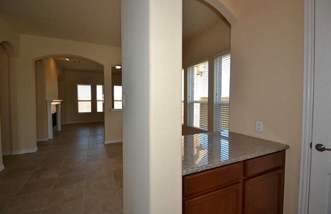 Building Photo - 7219 Pearl Terrace Ln