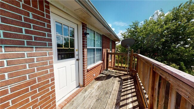 Building Photo - 1509 Hollow Hill Dr