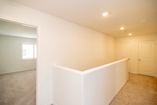Building Photo - Brand New 3 Bed / 3 Bath Townhome In River...