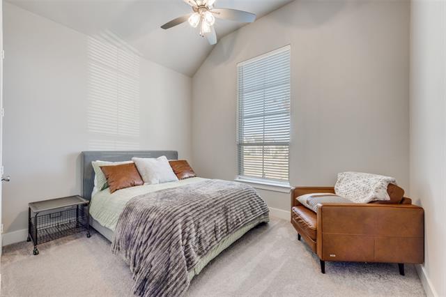 Building Photo - 817 Markham Dr