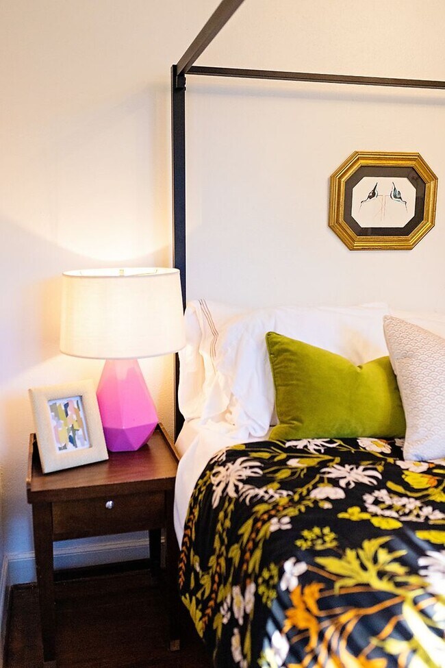 Building Photo - Bull St Bungalow