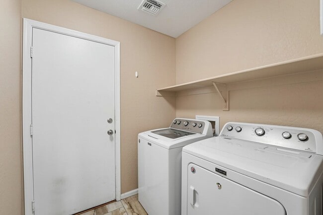 Building Photo - 21338 N Cecil Ct
