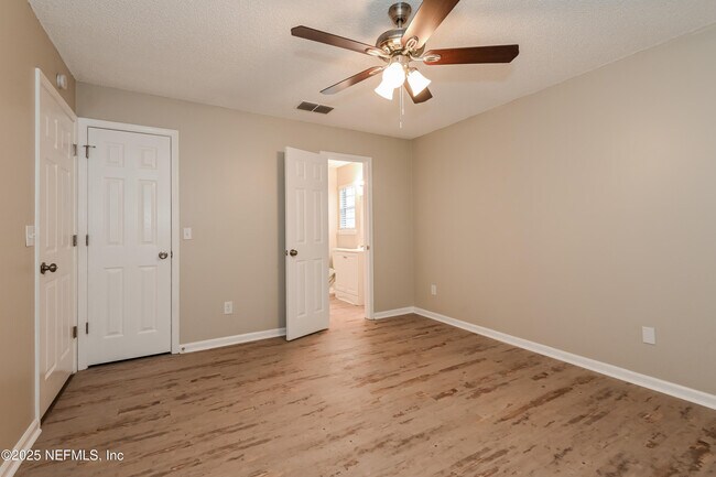 Building Photo - 12595 Ashmore Green Dr N