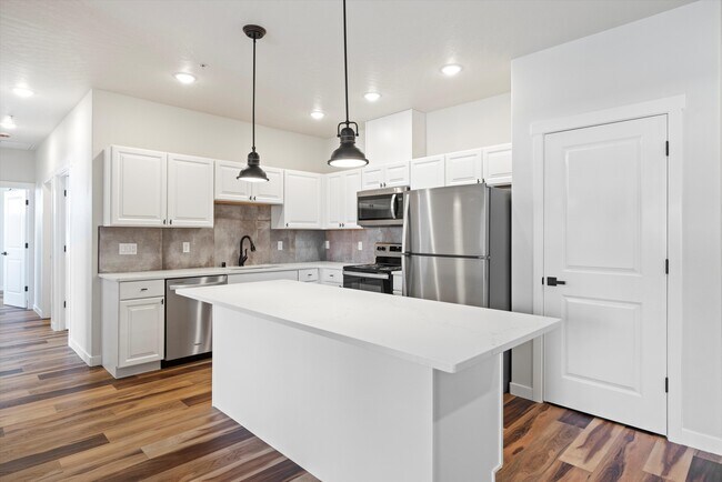 Building Photo - Bonneville Apartments