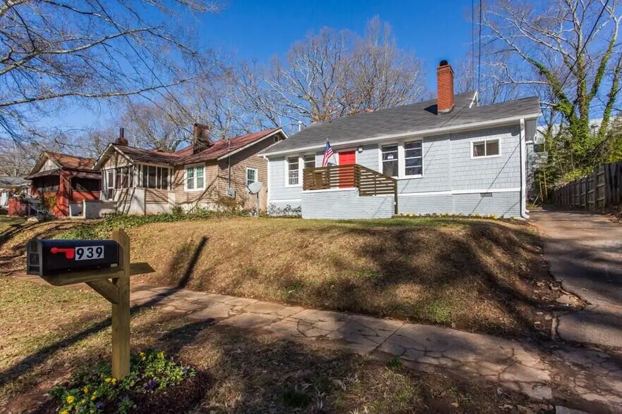 Primary Photo - 939 Deckner Ave SW