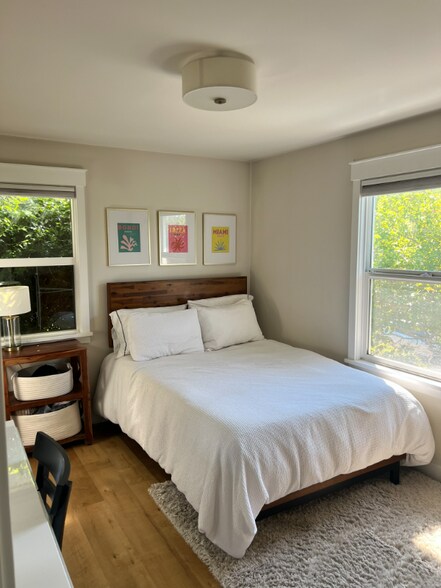 Building Photo - 6002 37th Ave SW