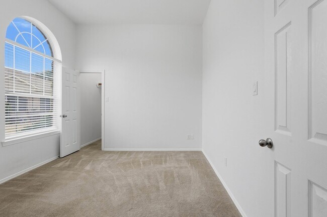 Building Photo - 18612 Syndee Loch Ct