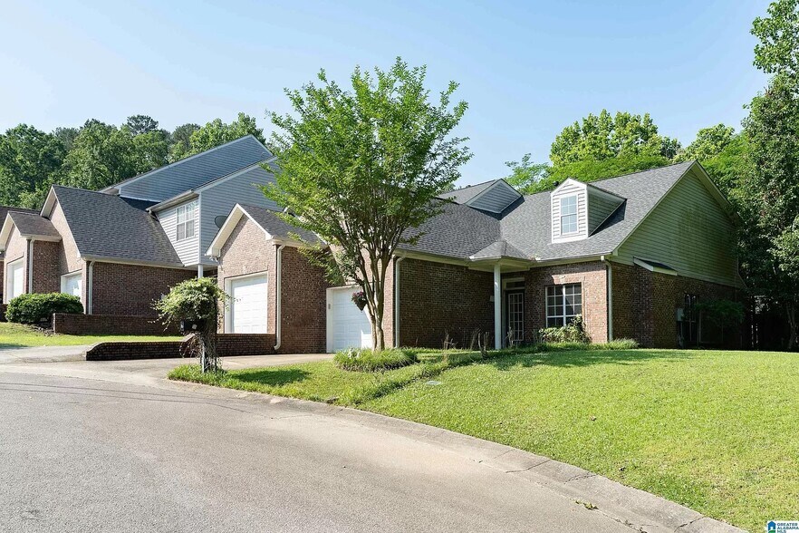 Building Photo - 1505 Savannah Park