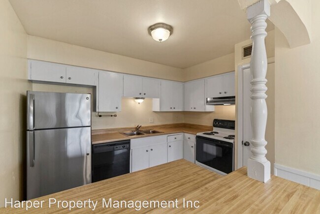 Building Photo - 2 br, 1 bath House - 235 W Silver Sands Dr #8