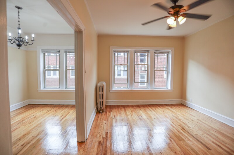 Primary Photo - 1329 W Touhy Ave