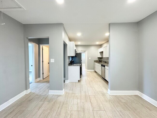 Building Photo - 353 Sherman Ave