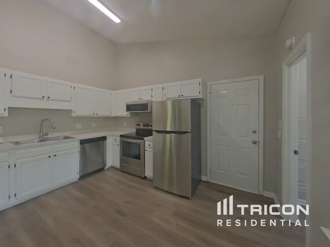 Building Photo - 142 Bradstone Rd