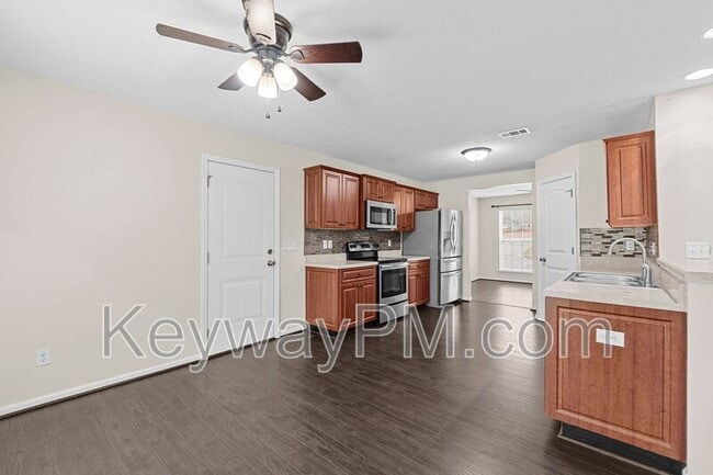 Building Photo - 1468 Collins Dr