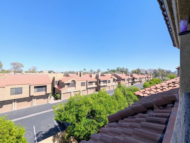 Building Photo - 4925 E Desert Cove Ave