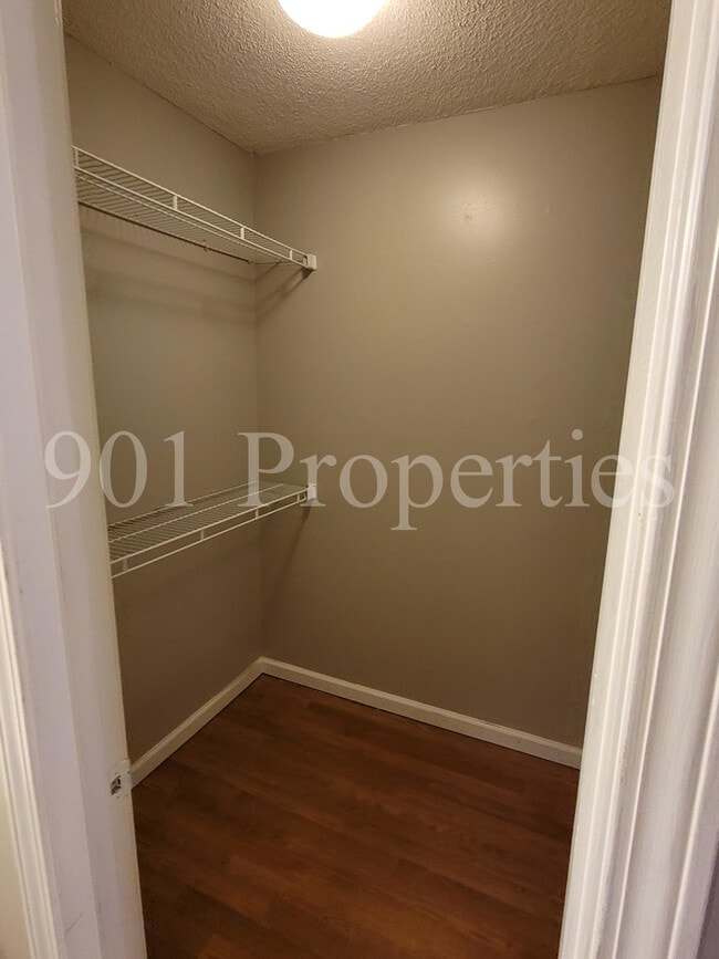 Building Photo - 2812 Maryland Cir W