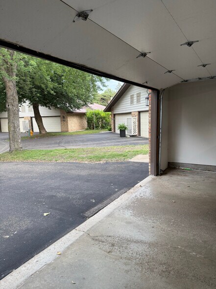 Building Photo - 1181 Weston Ln N