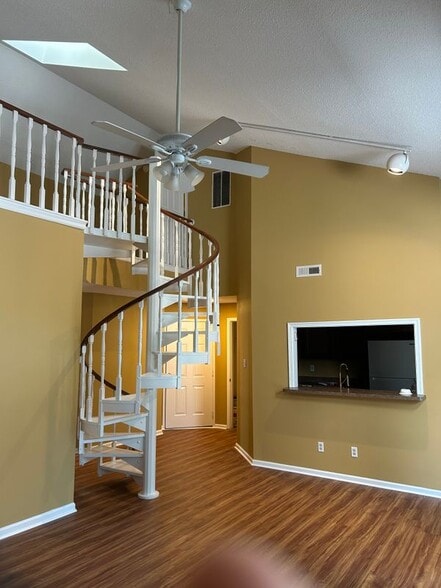 Building Photo - 5211 Birch Cir