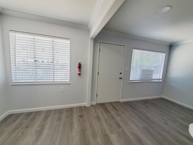 Building Photo - 3126 Ashbrook Ct