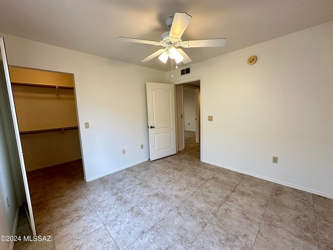 Building Photo - 5751 N Kolb Rd